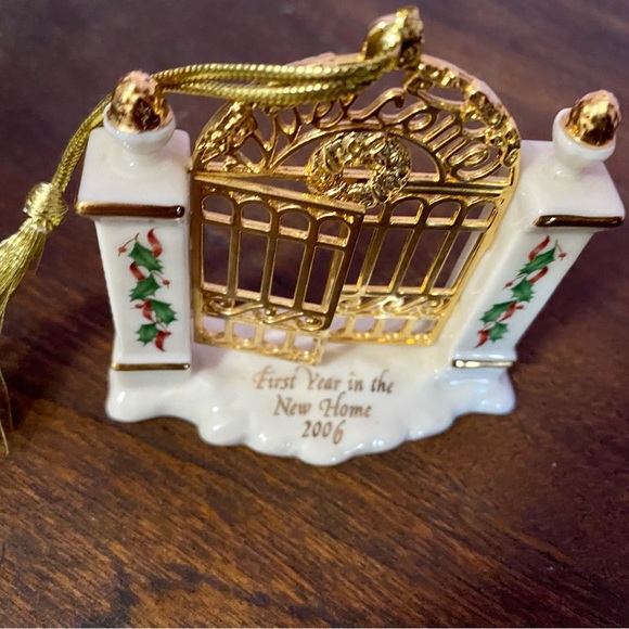 Lenox “New Home” ornament, very elegant addition to any tree - Picture 4 of 14